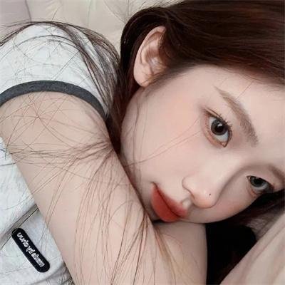 窗户边有人